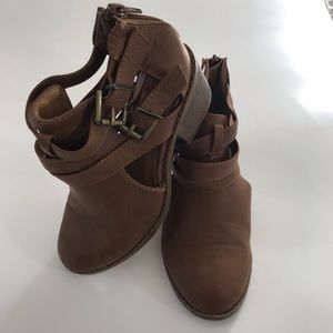 Soda brown bootie wedges. Sz 1.